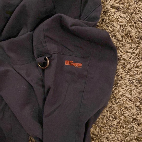 Grey’s Anatomy scrub set. - Picture 5 of 6